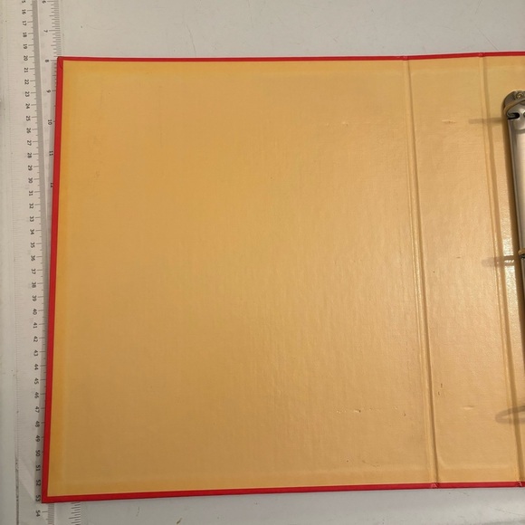 Vintage Disney Mickey Mouse Pluto red 3 ring binder made in Montreal Canada - Picture 7 of 11